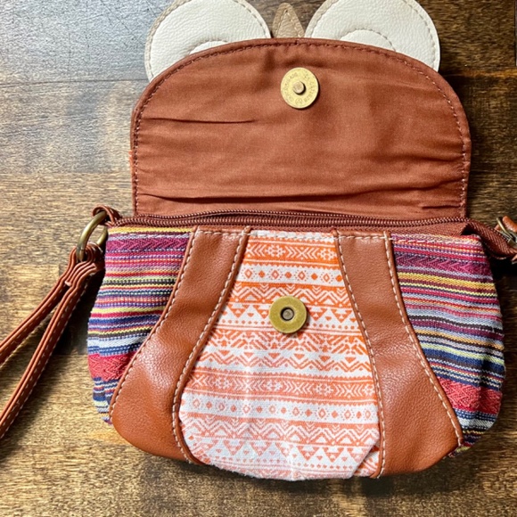 Owl Wristlet Canvas and Faux Leather Zip Snap Closure Inner Pocket Wallet Purse - Picture 4 of 9